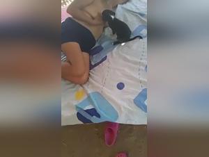 L'amante mexicaine et son nourrisson à quatre pattes