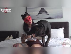 Désillusion : Le Désir Interdit d'une Femme pour Son Chien