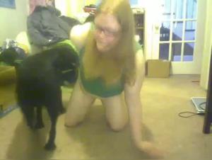 Délices Obscures : Chien et Femme dans une Union Sauvage
