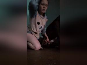 Le Désir Fou : Milly & Son Chien dans un Orgie Sensorielle