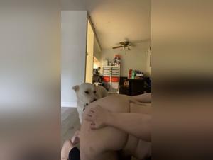 Chien fou amoureux : cul gourmand d'une amatrice