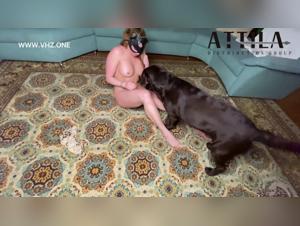 Sexe Animal Brutal: Chien dévore une femme sans merci