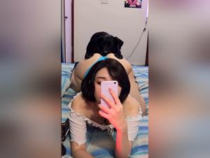 Bestiality sans Réserves : La Passion Diabolique d'une Femme et Son Chien