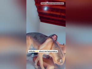 Délices canins: Baise domestique hardcore